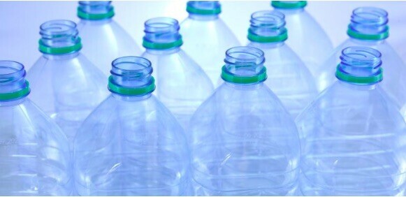 Les mentions &laquo; neutre en carbone &raquo; ou &laquo; certifi&eacute;e neutre en carbone &raquo;, &laquo; 100% recycl&eacute; &raquo;, &laquo; 100% recycl&eacute;e &raquo;, &laquo; 100% recyclable &raquo; et &laquo; toujours recyclable consid&eacute;r&eacute;es comme trompeuses - @Studio Empreinte - stock.adobe.com
