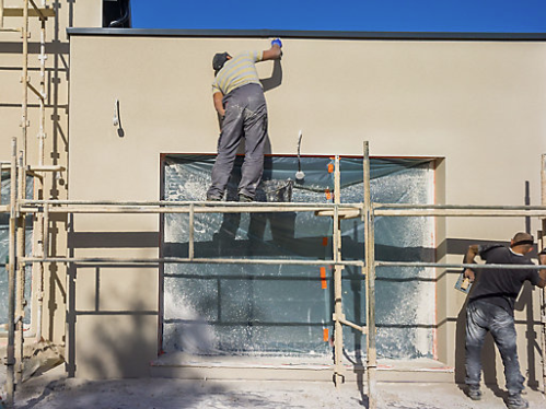 Il est important de bien choisir le type de peinture pour repeindre une façade - doc. Castorama