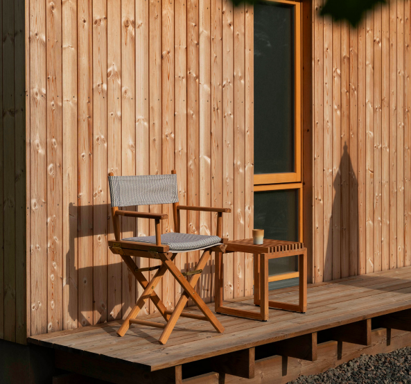 Le c&eacute;l&egrave;bre fauteuil Director' Chair pour le jardin