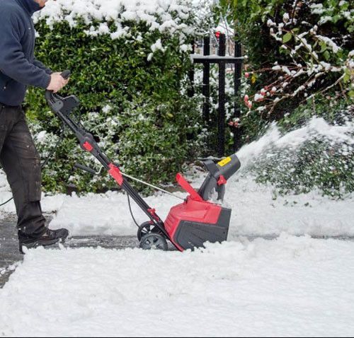 Le déneigement devant sa porte n'est une obligation que si un arrêté municipal le stipule - déneigeuse électrique MANTIS