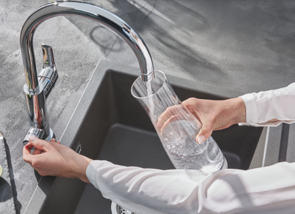 Il existe des robinetterie intégrant un dispositif de filtration de l'eau du robinet -doc. Grohe