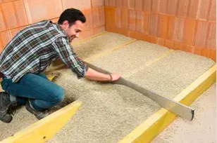 Isolation du sol d'un comble avec de la vermiculite - doc. SOPREMA (Vermex)
