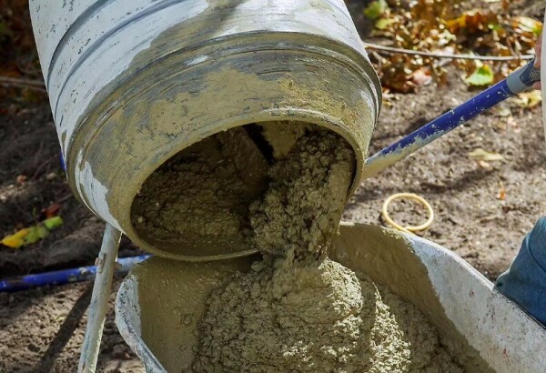 La qualité du malaxage est primordiale pour faire un bon béton - doc. Castorama