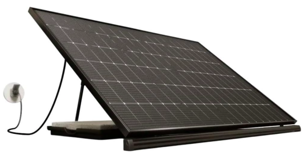 Les panneaux photovoltaïques plug-and-play sont très faciles à installer. leur production est instantané - doc Sonology