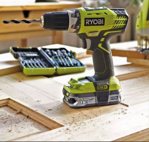 La perceuse sans fil est désormais l'outil central de tout atelier de bricolage - perceuse Ryobi