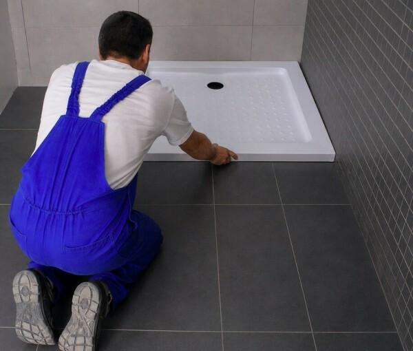 Poser un receveur de douche : sur quel support, avec quelle m&eacute;thode