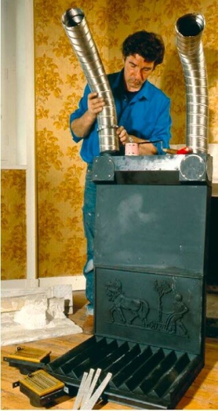 Le boîtier de chauffe de ce récupérateur de chaleur comprend deux sorties sur lesquelles doivent être raccordés les conduits de distribution - doc. C.P.