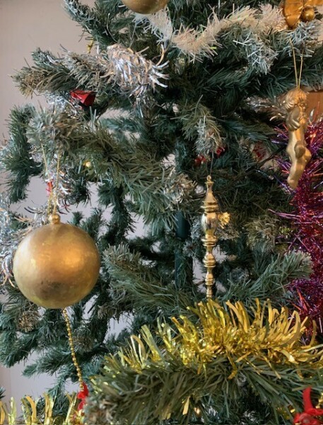 Le sapin artificiel fait parfaitement illusion mais son bilan &eacute;cologique est clairement n&eacute;gatif - cl. C.P.