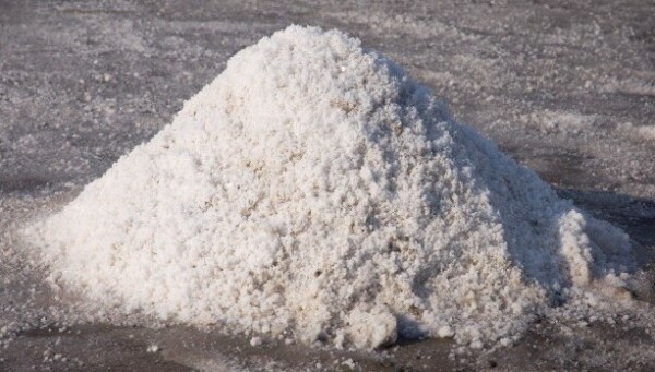 Il existe d&eacute;sormais des sels de d&eacute;neigement non-corrosifs - doc. Selvert