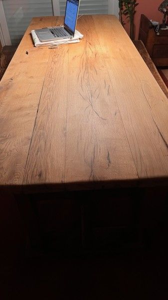 Une belle table en chêne mérite une restauration de qualité - doc. internaute