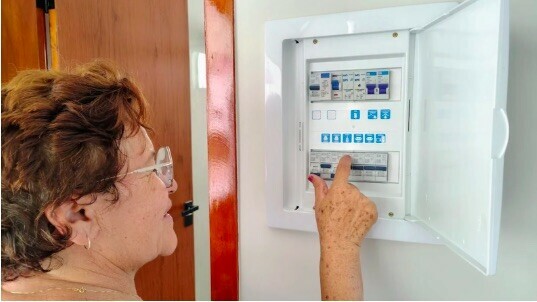 Protection &eacute;lectrique : bien choisir ses disjoncteurs en milieu professionnel