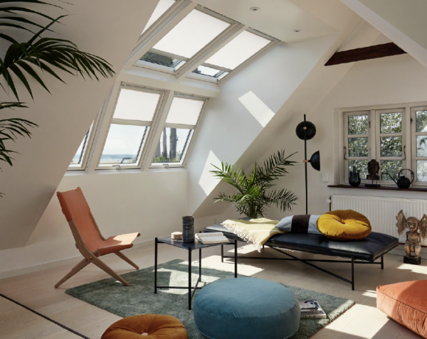 Une série de fenêtres de toit VELUX® PERMET DE CRÉER UN VÉRITABLE EFFET VERRIÈRE - doc. VELUX®